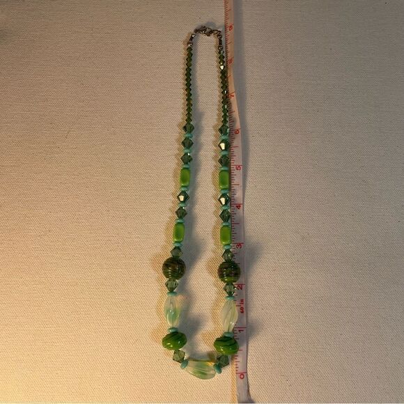 Czech crystal and glass lampworked beads green white necklace - Picture 5 of 13